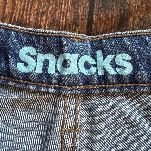 NWT MOTHER Snacks The Lunch Line Sneak Fray Jean in Yummy 34 - Picture 5 of 11